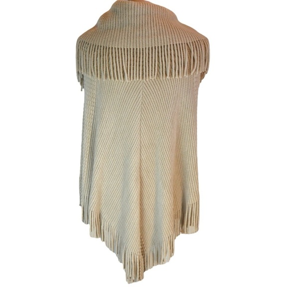 Francesca’s Light Cream Fringe Cowl Neck‎ Shawl Poncho Cape OSFM NEW - Picture 6 of 6